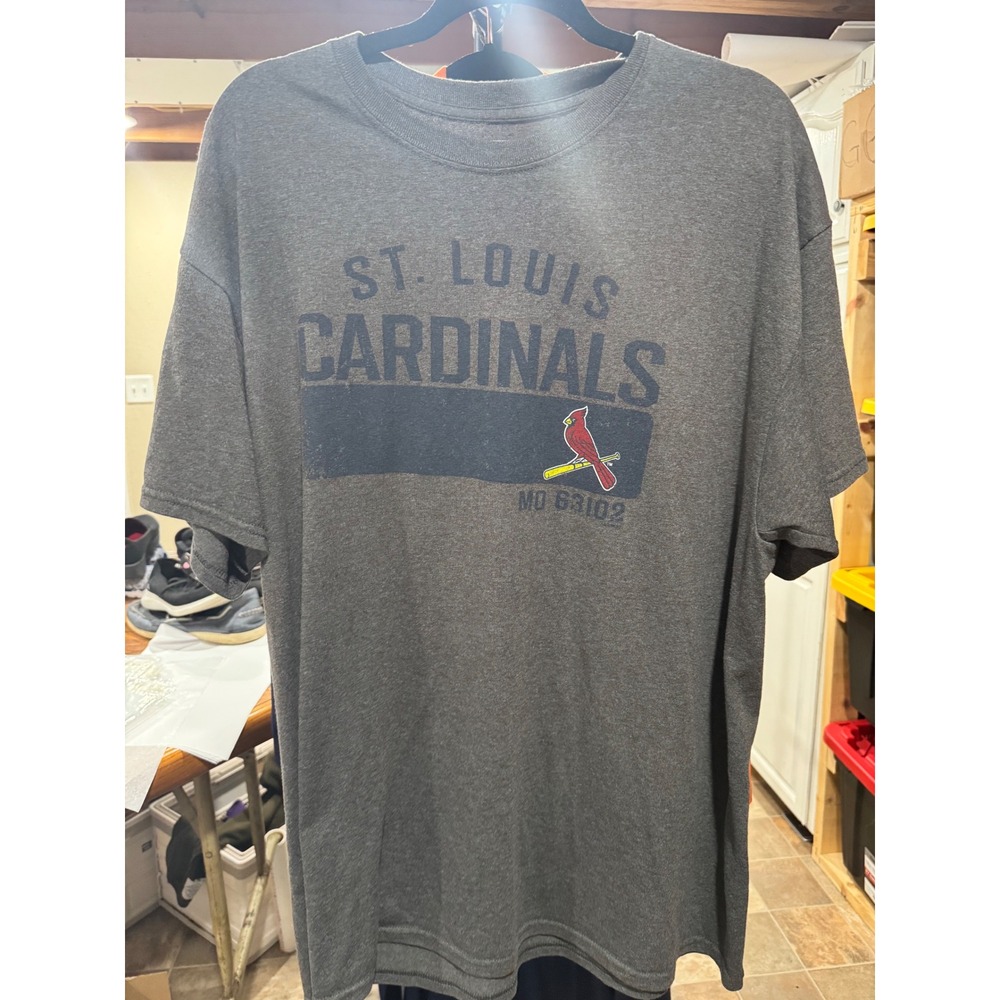St Louis Cardinals MLB Genuine Merchandise Gray Graphic T-Shirt Mens XL 63102